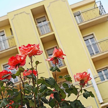 Hotel Villa Aurora Беллария-Иджеа-Марина Экстерьер фото