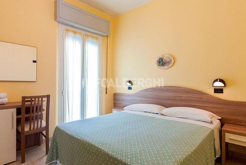 Hotel Villa Aurora Беллария-Иджеа-Марина Экстерьер фото