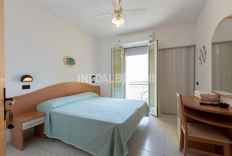 Hotel Villa Aurora Беллария-Иджеа-Марина Экстерьер фото