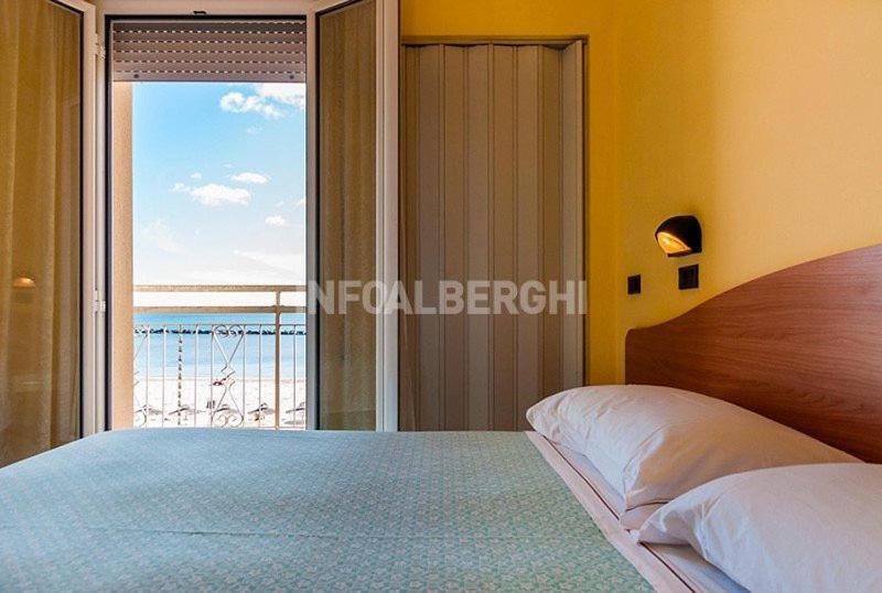 Hotel Villa Aurora Беллария-Иджеа-Марина Экстерьер фото